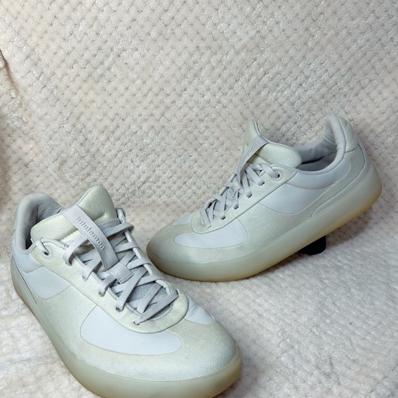 lululemon athletica Women's Cream Sneakers - Picture 2 of 4